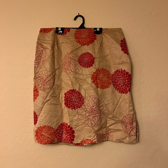 Venezia Jeans Clothing Co. Tan with Red-Orange & Orange Floral Print Skirt - Picture 7 of 11